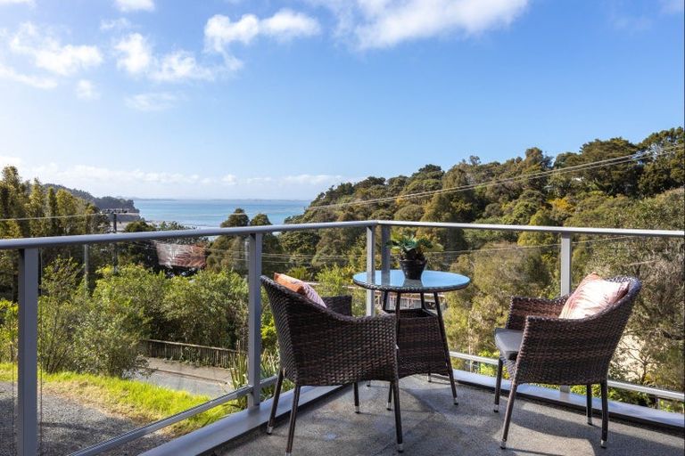 Photo of property in 41 Laingholm Drive, Laingholm, Auckland, 0604