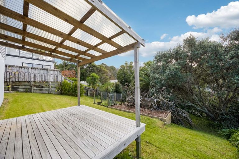 Photo of property in 40 Elliston Crescent, Stanmore Bay, Whangaparaoa, 0932