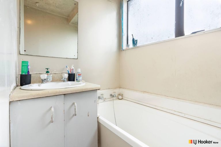 Photo of property in 2/10 Ebenezer Way, Clendon Park, Auckland, 2103