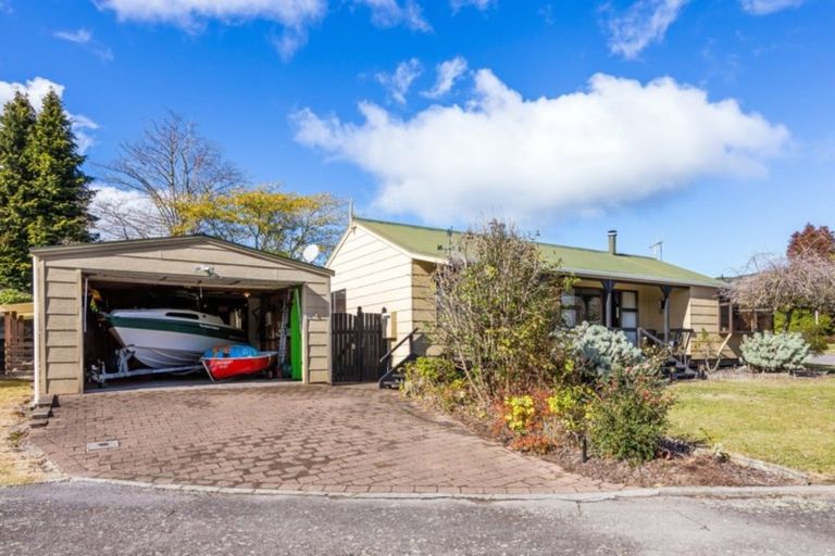 Photo of property in 76 Kinloch Road, Kinloch, Taupo, 3377