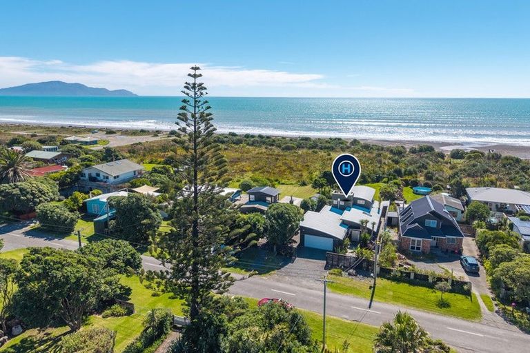 Photo of property in 13 Rodney Avenue, Te Horo Beach, Otaki, 5581