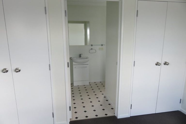 Photo of property in 8a Neeve Place, Taradale, Napier, 4112