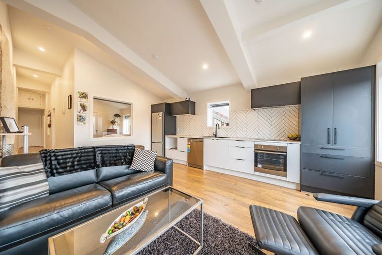 Photo of property in 2/66 Bay Road, Kilbirnie, Wellington, 6022