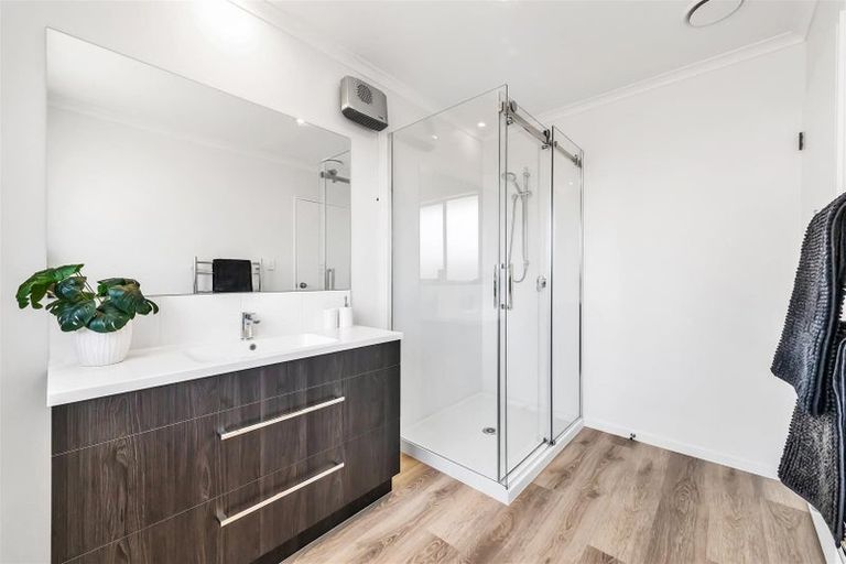 Photo of property in 10 Beauford Place, Parklands, Christchurch, 8083