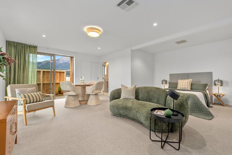 Photo of property in 33 Tomtit Crescent, Lake Hawea, 9382
