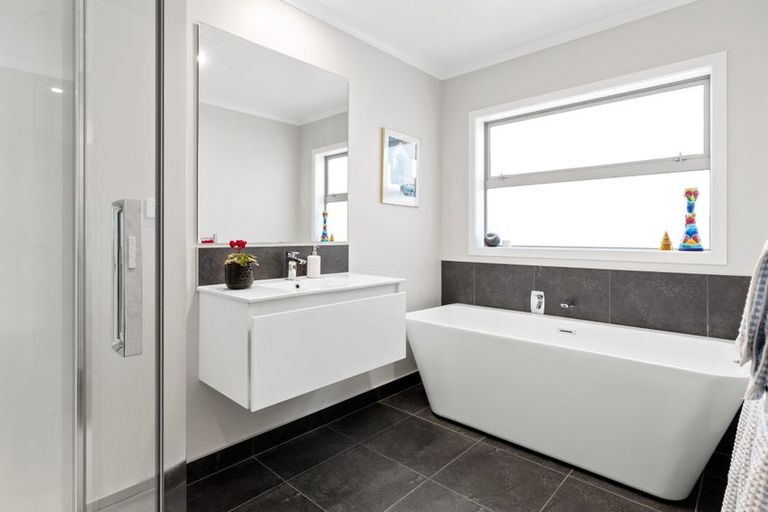 Photo of property in 19 Piata Street, Papamoa Beach, Papamoa, 3118