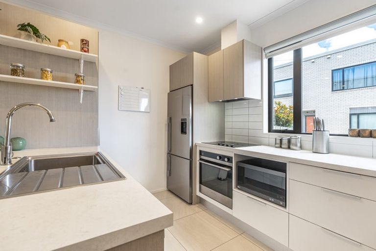 Photo of property in 10b Titoki Street, Te Atatu Peninsula, Auckland, 0610