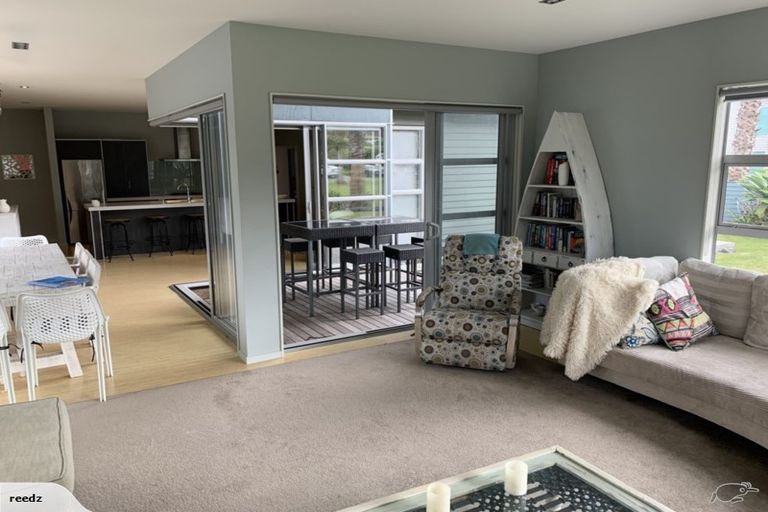 Photo of property in 2 Palm Grove, Waihi Beach, 3611