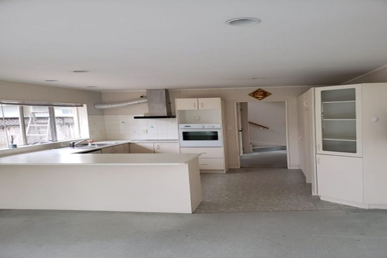 Photo of property in 1/1 Emma Court, Northpark, Auckland, 2013