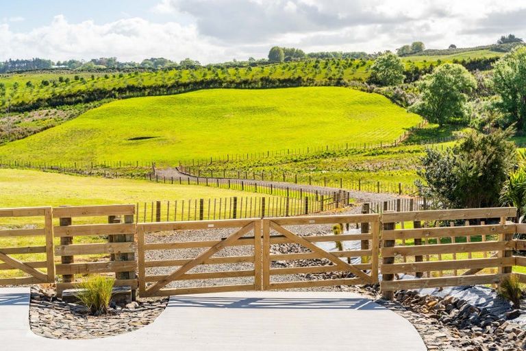 Photo of property in 20b Valley View Lane, Hakaru, 0975