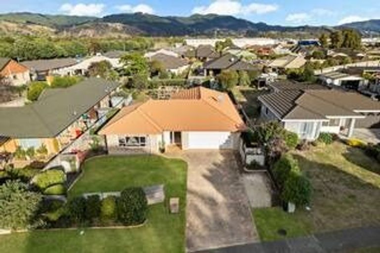 Photo of property in 70 Campbell Avenue, Paraparaumu, 5032