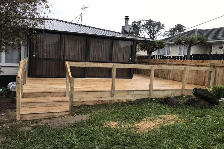 Photo of property in 13 Bedford Street, Te Atatu South, Auckland, 0610