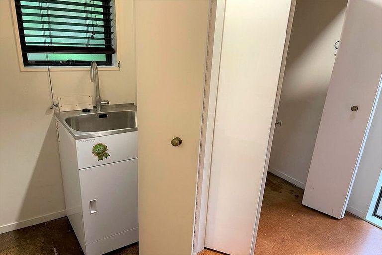 Photo of property in 50 Sunnyhaven Avenue, Beach Haven, Auckland, 0626