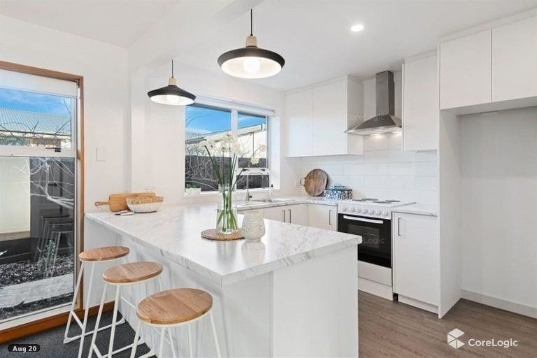 Photo of property in 1/121 Wilsons Road, Saint Martins, Christchurch, 8022