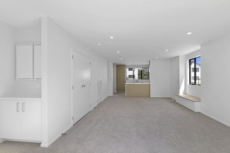 Photo of property in 29 Turtleback Avenue, Whitby, 5024