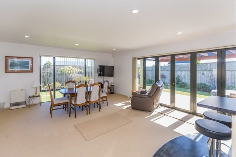 Photo of property in 1 Corfe Castle Lane, Levin, 5510