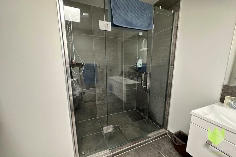 Photo of property in 28 Memorial Park Lane, Hobsonville, Auckland, 0618