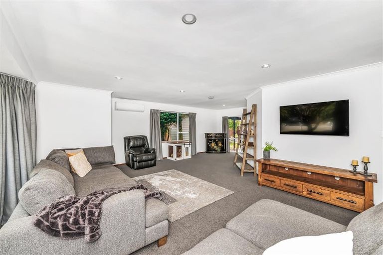 Photo of property in 10 Beauford Place, Parklands, Christchurch, 8083