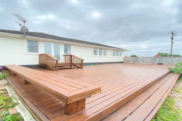 Photo of property in 48 Arimu Road, Papakura, 2110