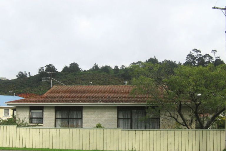 Photo of property in 106 Stokes Valley Road, Stokes Valley, Lower Hutt, 5019
