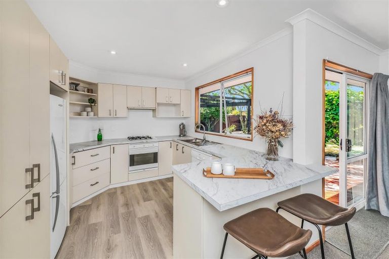 Photo of property in 10 Beauford Place, Parklands, Christchurch, 8083