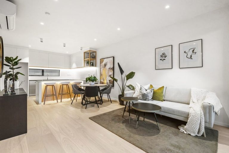 Photo of property in 21b Acacia Road, Torbay, Auckland, 0632