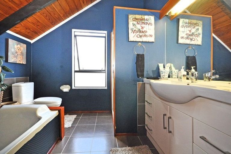 Photo of property in 2/20 Verbena Road, Birkdale, Auckland, 0626