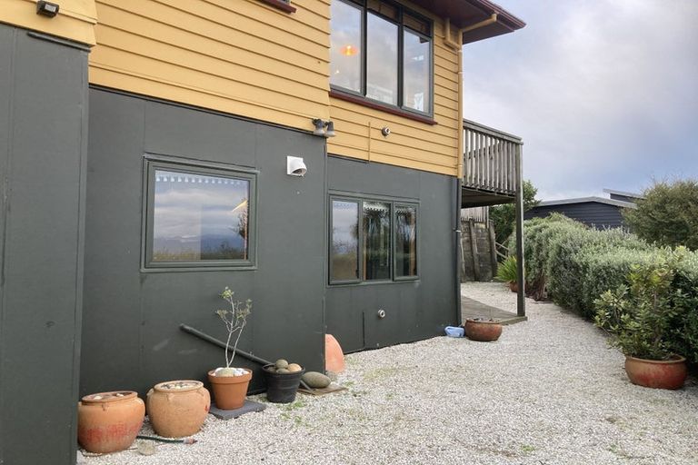 Photo of property in 41 Ashton Fitchett Drive, Brooklyn, Wellington, 6021