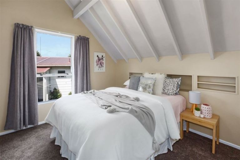 Photo of property in 10 Venus Place, Whitby, Porirua, 5024