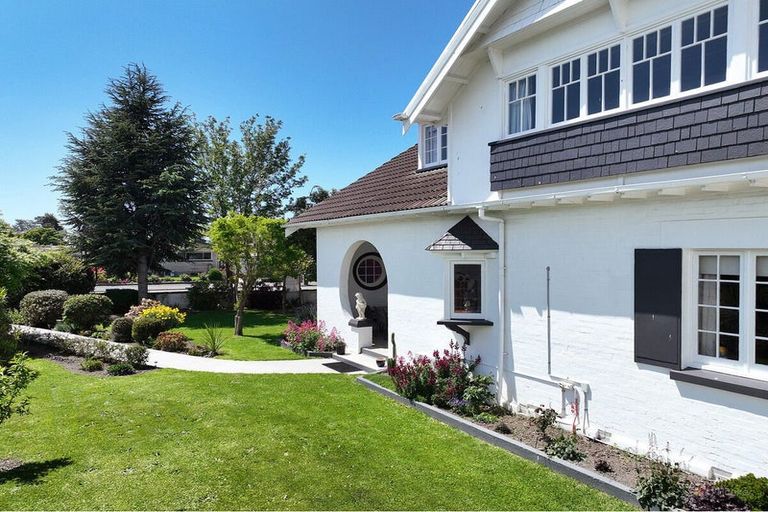 Photo of property in 17 Rhodes Street, Waimate, 7924