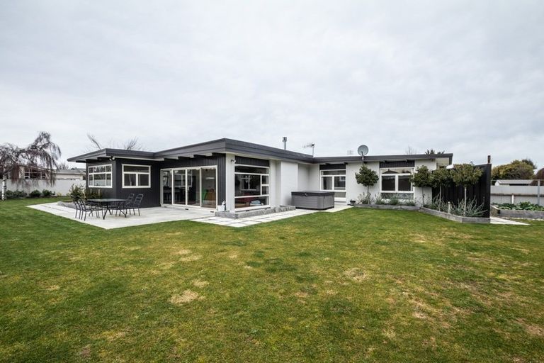 Photo of property in 32 Hillary Street, Winton, 9720