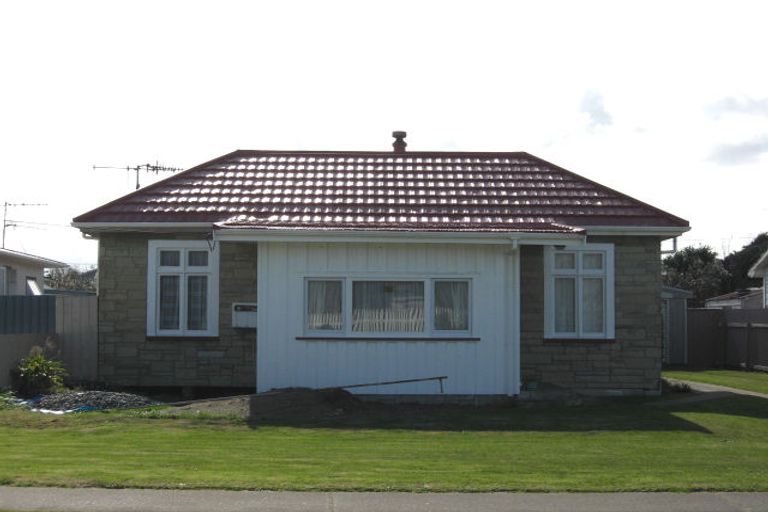 Photo of property in 38 Matai Street, Castlecliff, Whanganui, 4501