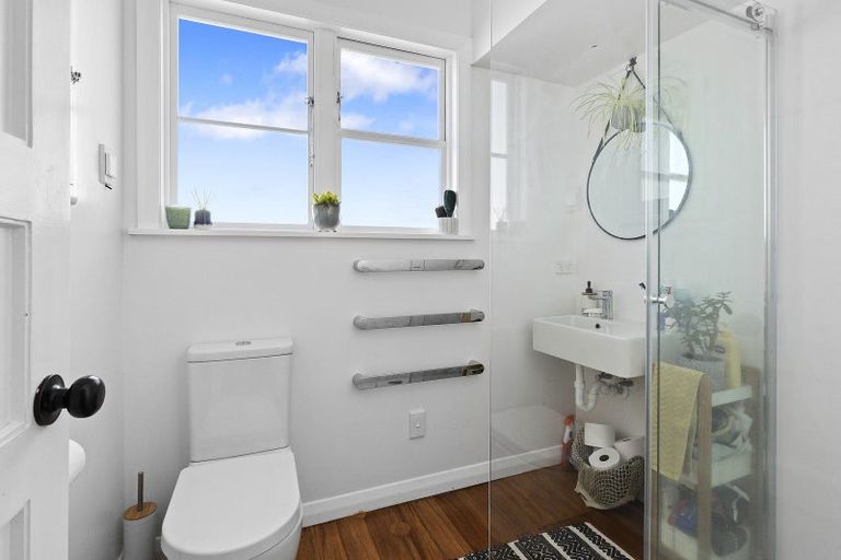 Photo of property in 14 Leveson Street, Strathmore Park, Wellington, 6022