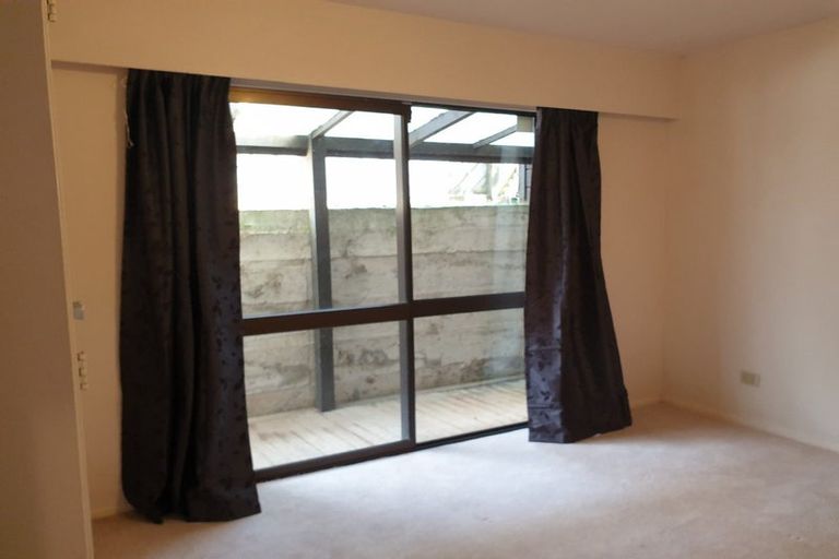 Photo of property in 27 Rembrandt Avenue, Tawa, Wellington, 5028