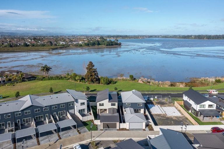 Photo of property in 107 Waituarua Drive, Takanini, Auckland, 2112