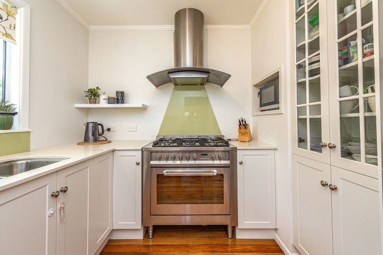 Photo of property in 43 Parkes Avenue, Saint Johns Hill, Whanganui, 4501