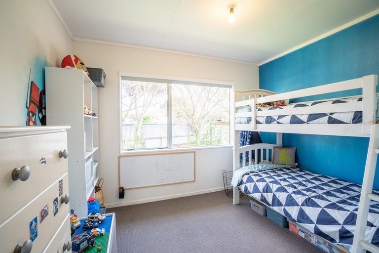 Photo of property in 10 Ashton Place, Highbury, Palmerston North, 4412