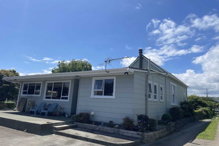 Photo of property in 22 Takiroa Street, Urenui, 4375