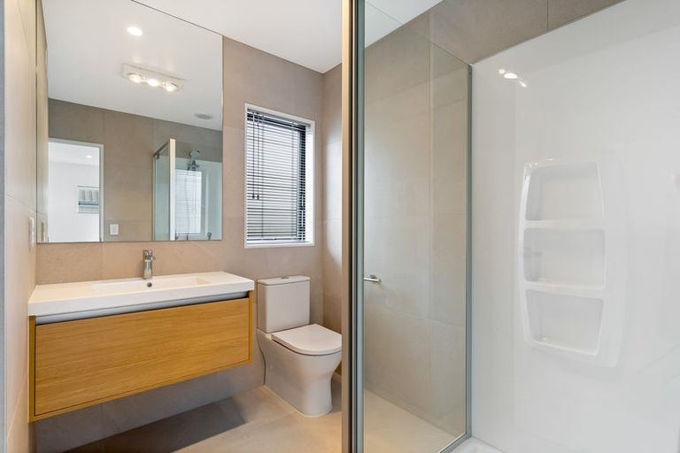 Photo of property in 29 Parkmore Drive, Rosehill, Papakura, 2113