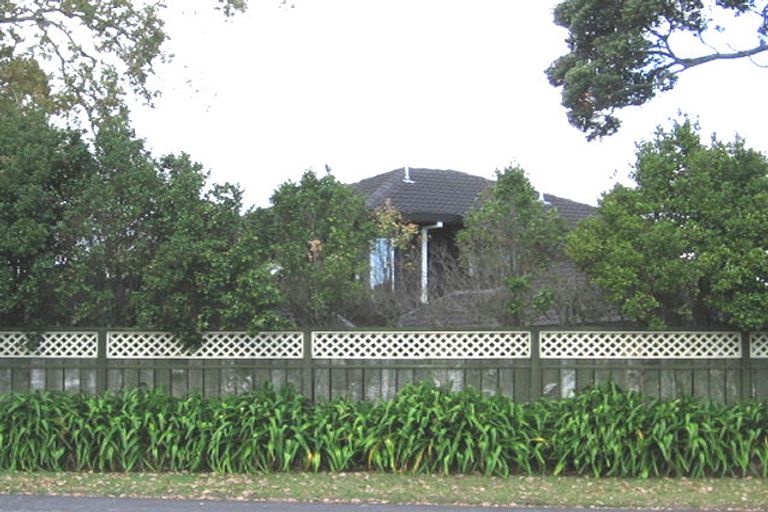 Photo of property in 36 Luckens Road, West Harbour, Auckland, 0618