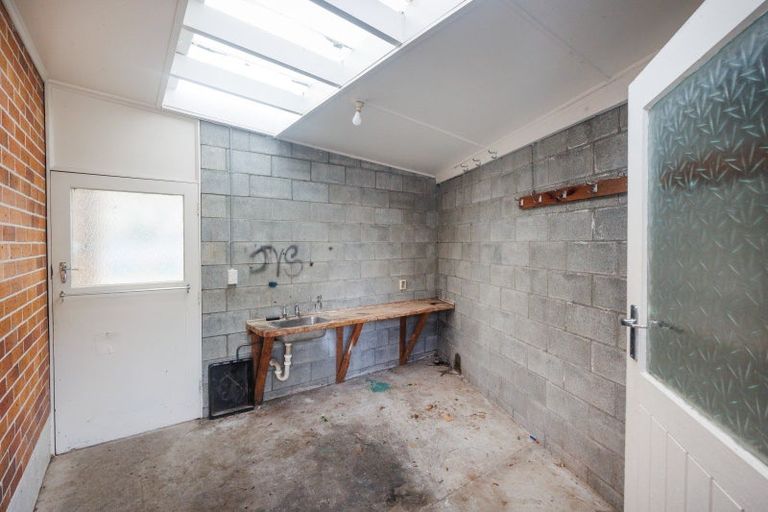 Photo of property in 5 Sutherland Crescent, Westbrook, Palmerston North, 4412