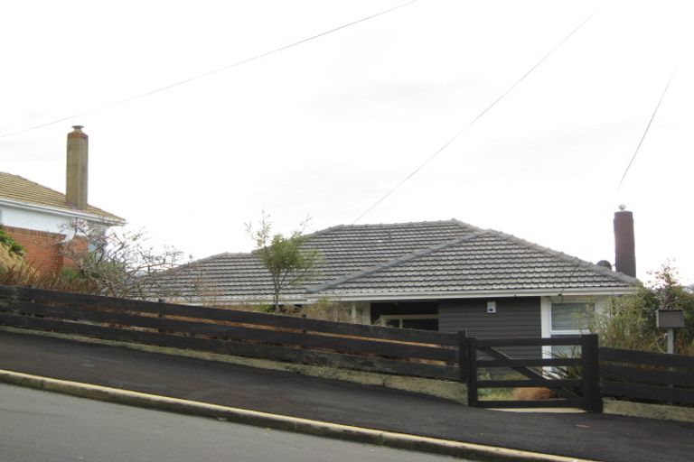 Photo of property in 8 Earls Road, Saint Clair, Dunedin, 9012