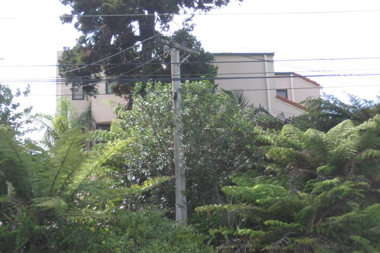 Photo of property in 1/111 Beach Road, Castor Bay, Auckland, 0620