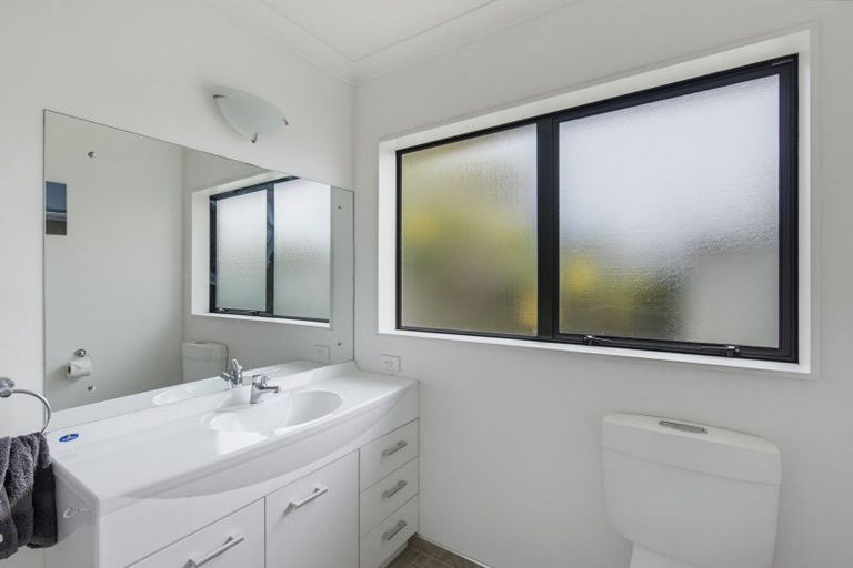 Photo of property in 1 William Noel Place, Waikanae Beach, Waikanae, 5036