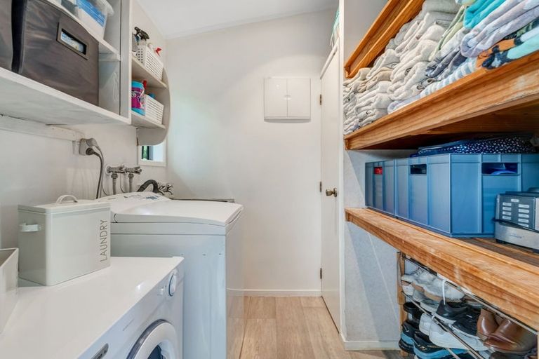 Photo of property in 7 William Bayes Place, Red Beach, 0932