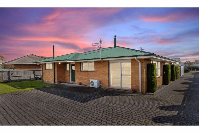 Photo of property in 12a Gamblins Road, Saint Martins, Christchurch, 8022