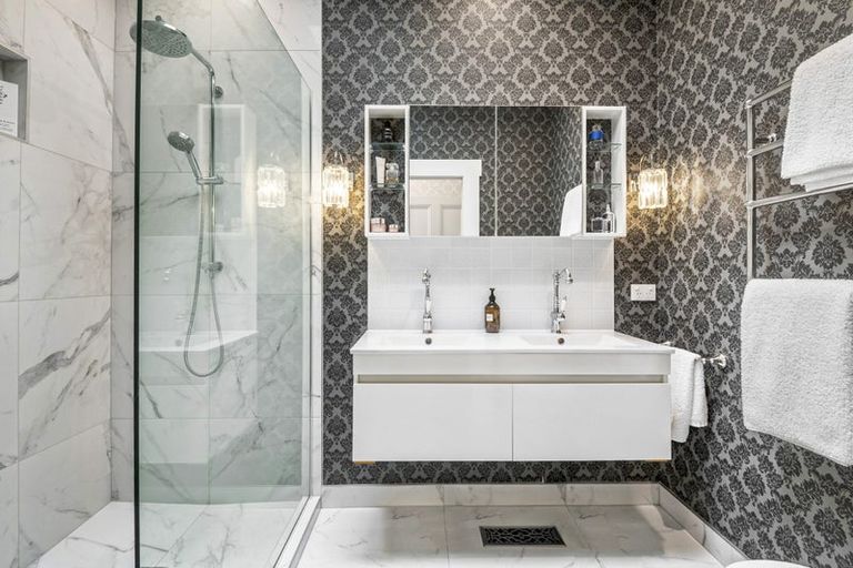 Photo of property in 1 Milton Road, Northcote Point, Auckland, 0627