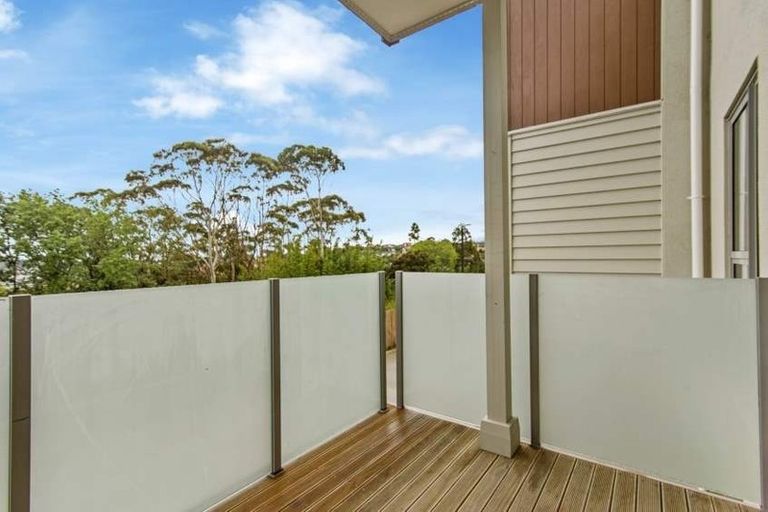 Photo of property in 1/147 Albany Highway, Unsworth Heights, Auckland, 0632