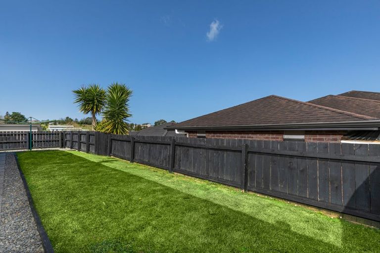 Photo of property in 4 Karika Place, Massey, Auckland, 0614
