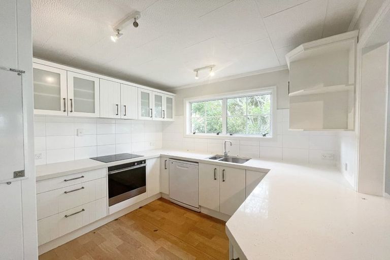 Photo of property in 94 Glenvar Road, Torbay, Auckland, 0630